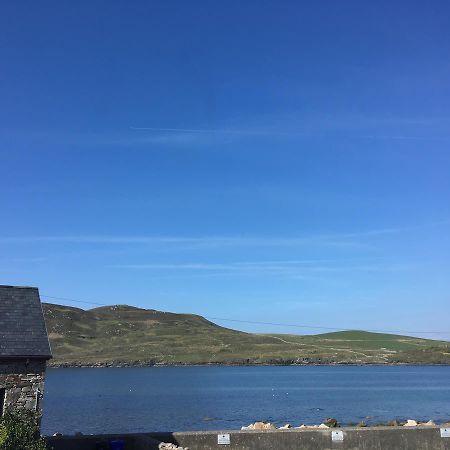 The Pier Bar , Cleggan Bed & Breakfast ภายนอก รูปภาพ